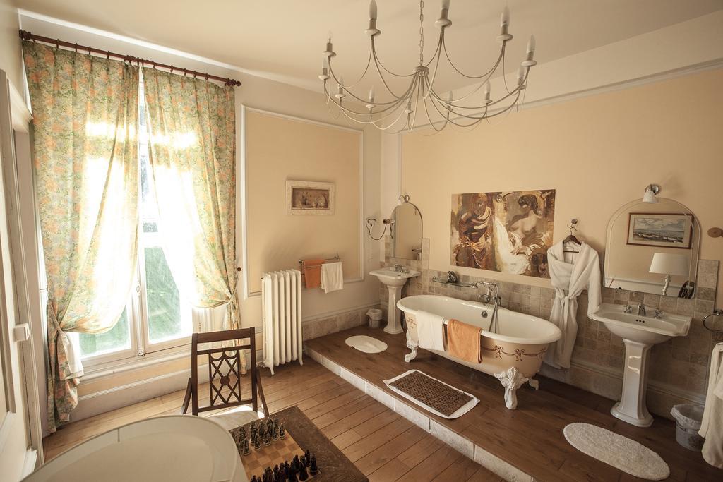 Chateau Des Saveurs Saint-Sauveur-dʼÉmalleville Dış mekan fotoğraf